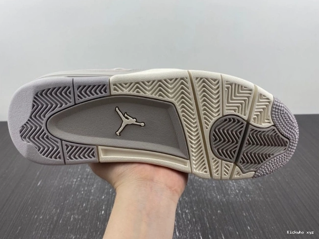 4 Moments Jordan AQ9129-001 Air Frozen 0816